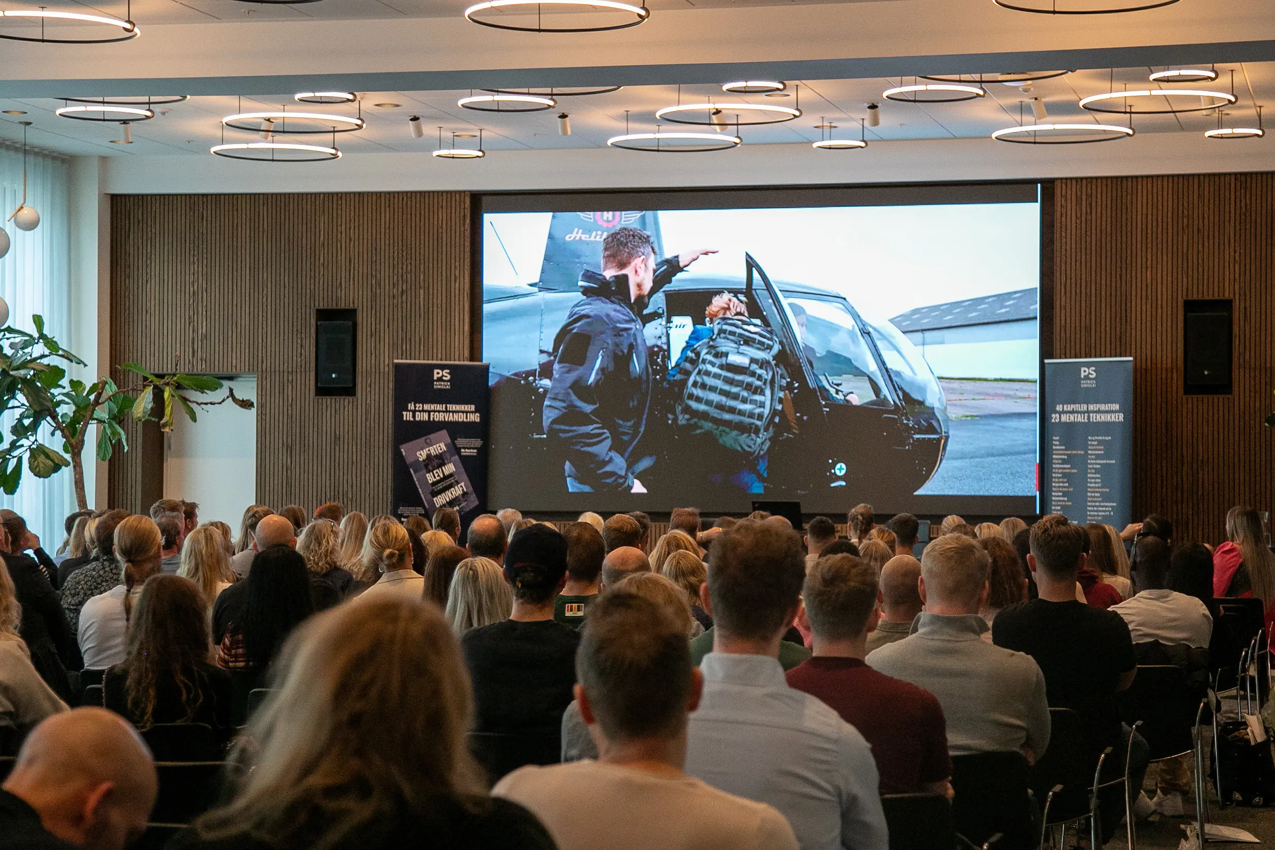 roll up banner Patrick simiglai